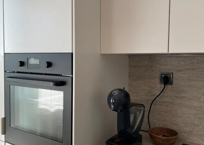 Petronela S Parkovacím Miestom Apartamento