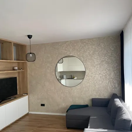 Petronela S Parkovacim Miestom Daire Bratislava