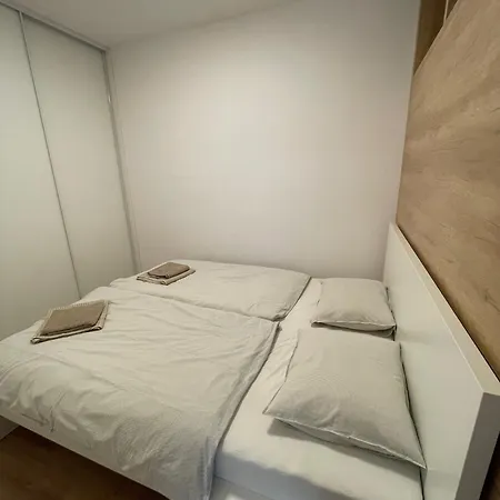 Apartman Petronela S Parkovacim Miestom